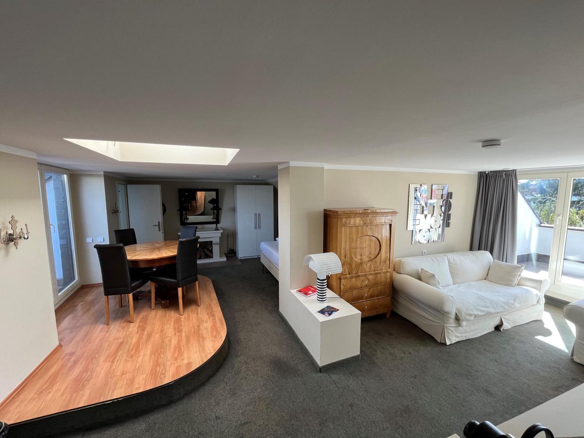 Hotel Rugs Kolonia